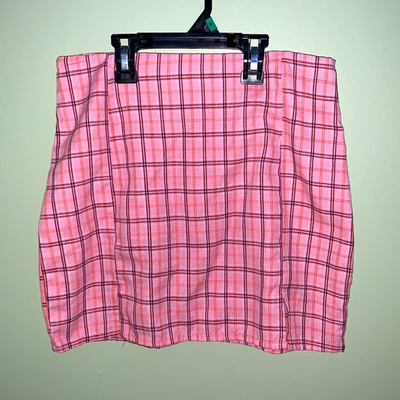 Pink checkered skirt - Picture 1 of 2